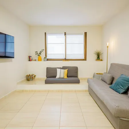 Cozzy Carolina Iii Apartman